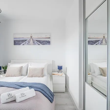 Hotel Flatbook Rodzinne Z Parkingiem, Placem Zabaw I Wiata Grillowa Jantar
