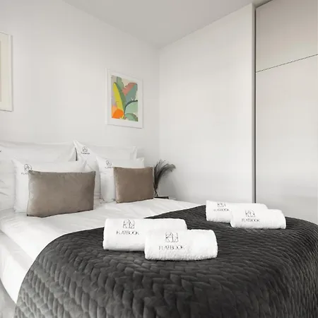 Hotel Flatbook Rodzinne Z Parkingiem, Placem Zabaw I Wiata Grillowa