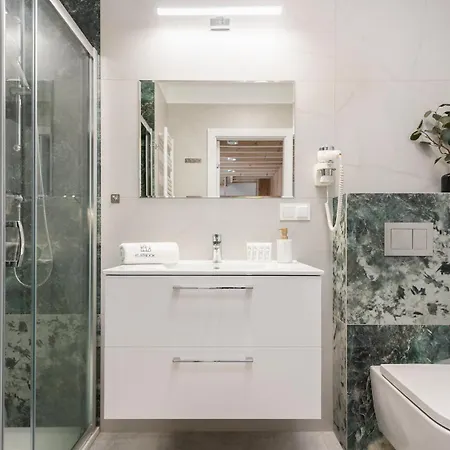 Apartament Flatbook - *