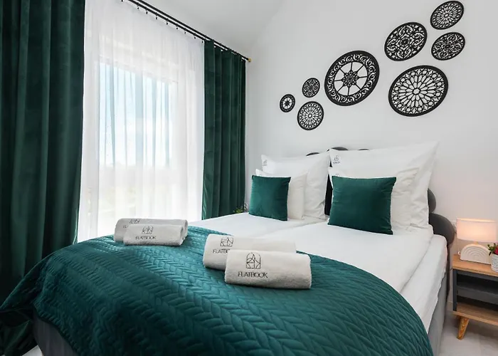 Apartment Flatbook - *